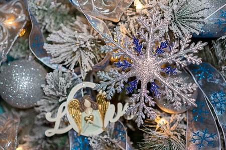 gray garland thumbnail