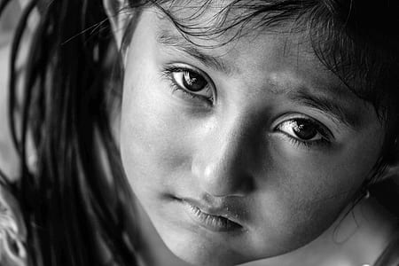 girl's face closeup photo thumbnail