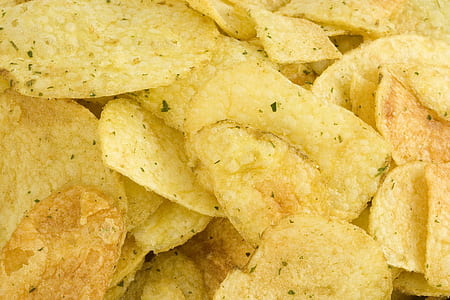 closeup photo of potato chips thumbnail