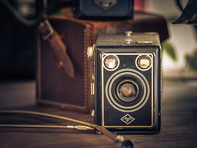 vintage black camera thumbnail