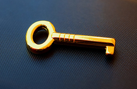 gold-colored skeleton key thumbnail