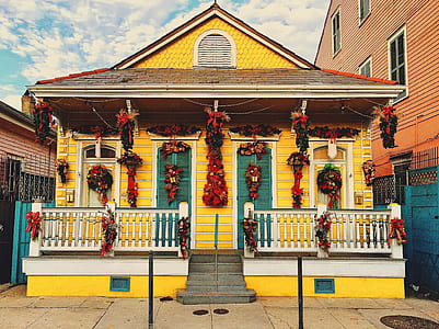 yellow and brown house thumbnail