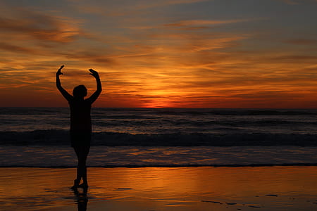 woman on beach thumbnail