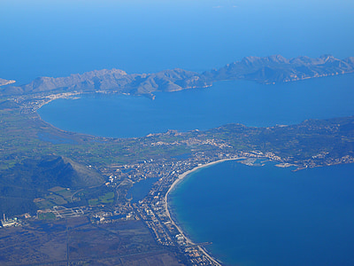 bird's-eye view mountain and building thumbnail
