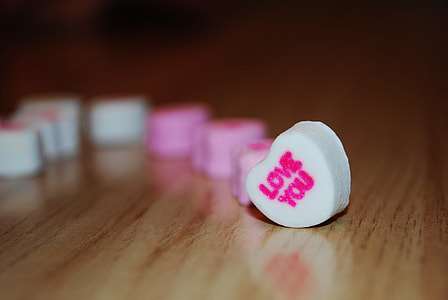 white and pink heart shape bead thumbnail