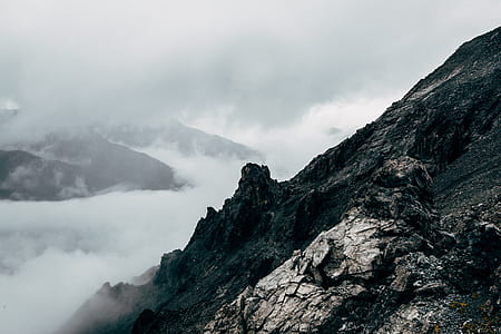 mountain covered with sea of clouds thumbnail