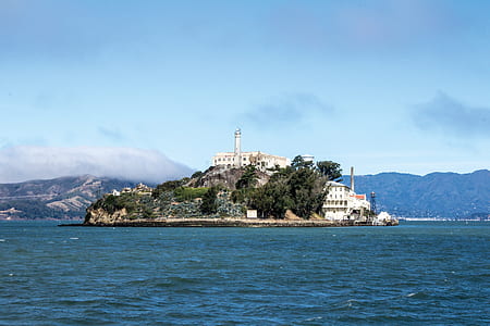 building on island thumbnail