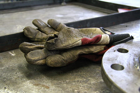 gloves near wheel hub thumbnail