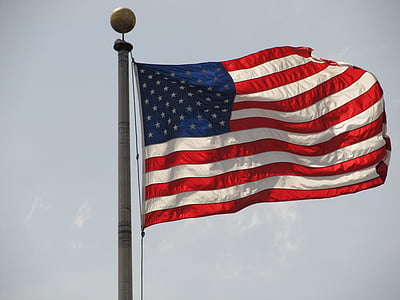 timelapsed phot of Flag of America thumbnail
