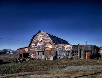 brown and red barnhouse thumbnail