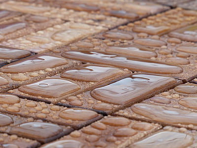 brown surface with water dew thumbnail