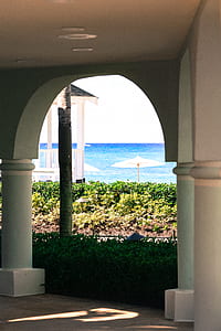 photo of patio umbrella facing horizon thumbnail