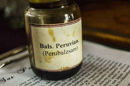 Bals Peruvian jar on white printer paper thumbnail