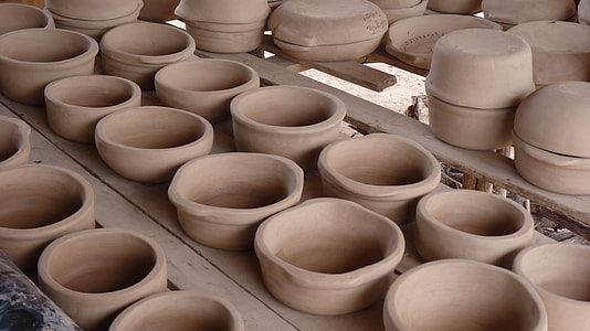 photo of brown clay pot thumbnail