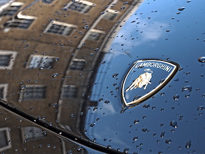 water dew on Lamborghini hood thumbnail