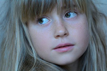 closeup photo of girl's face thumbnail