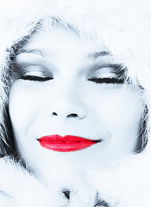 woman wearing fur coat and red lipstick thumbnail