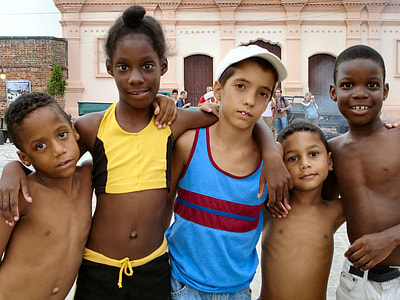 children standing side-by-side thumbnail