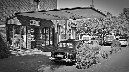 vintage car park in gasolin thumbnail