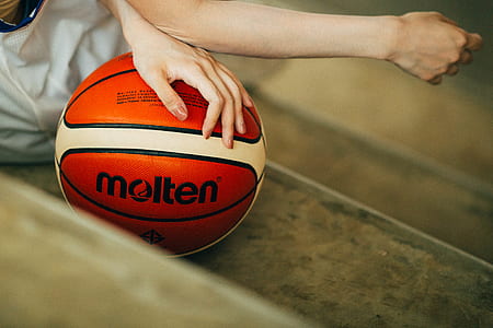 person holding Molten basketball thumbnail