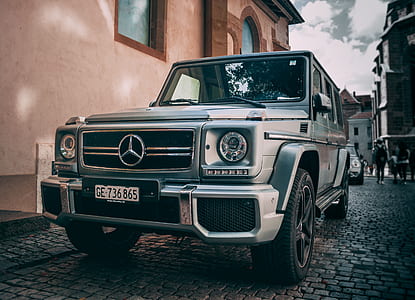 gray Mercedes-Benz vehicle thumbnail