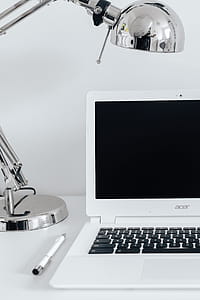 Minimalist Workstation Desk thumbnail