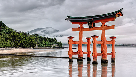 red gate landmark, Japan thumbnail