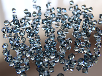 tilt shift lens photography of gray gemstones thumbnail