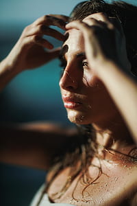 woman raising her hand thumbnail