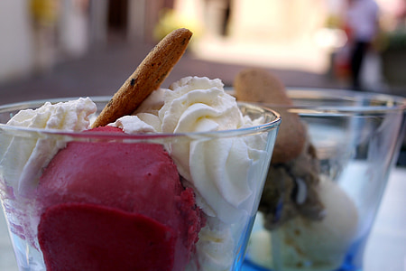 vanilla and strawberry ice cream in clear glass cup thumbnail