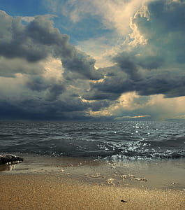 closeup photo of ocean thumbnail