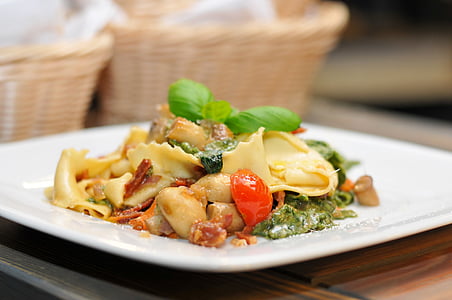 pasta with vegetable thumbnail