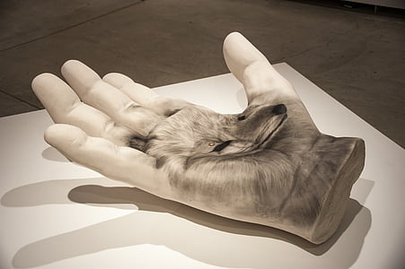 wolf graphic-printed hand decor thumbnail