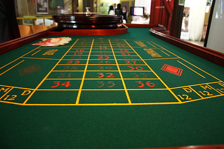 green poker table thumbnail