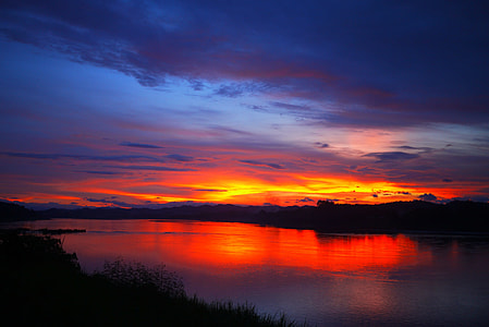 landscape photography of river at sunrise thumbnail