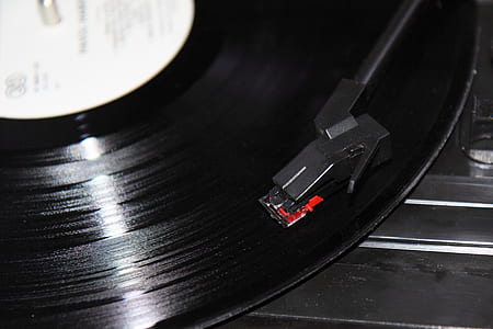 vinyl record on player thumbnail