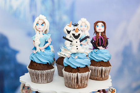 Disney Frozen characters on brown cupcakes thumbnail