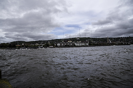 Stormy skies and shoreline in Duluth, Minnesota thumbnail