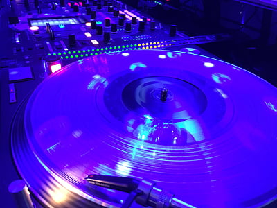turned-on turntable thumbnail
