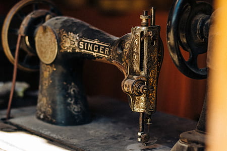 selective photograph of singer sewing machine thumbnail