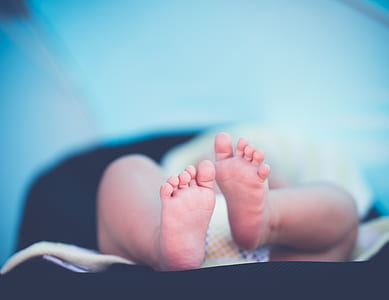 pair of feet thumbnail