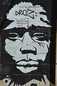Droz graffiti thumbnail