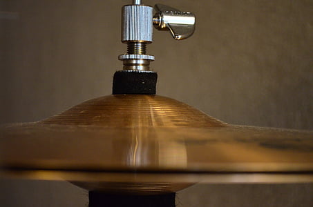 brass-colored cymbals thumbnail