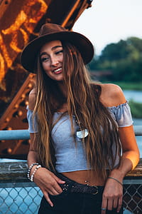 Stylish Woman Smiling Photo thumbnail