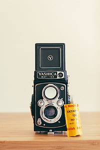 black and silver Yashica MAT-124 land camera thumbnail