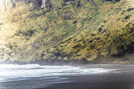 man walking in the shore thumbnail