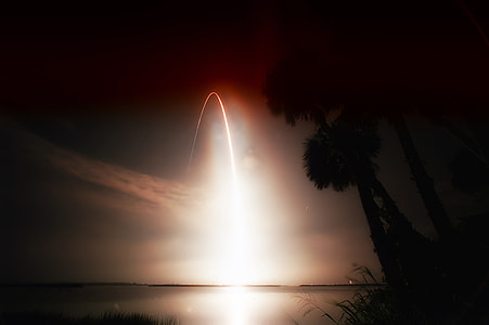 comet during nighttime thumbnail