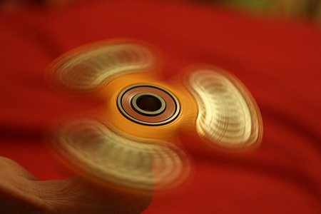 time lapse of hand spinner thumbnail