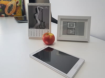 apple, smartphone, table, technology thumbnail