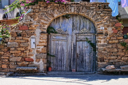house gate closed thumbnail